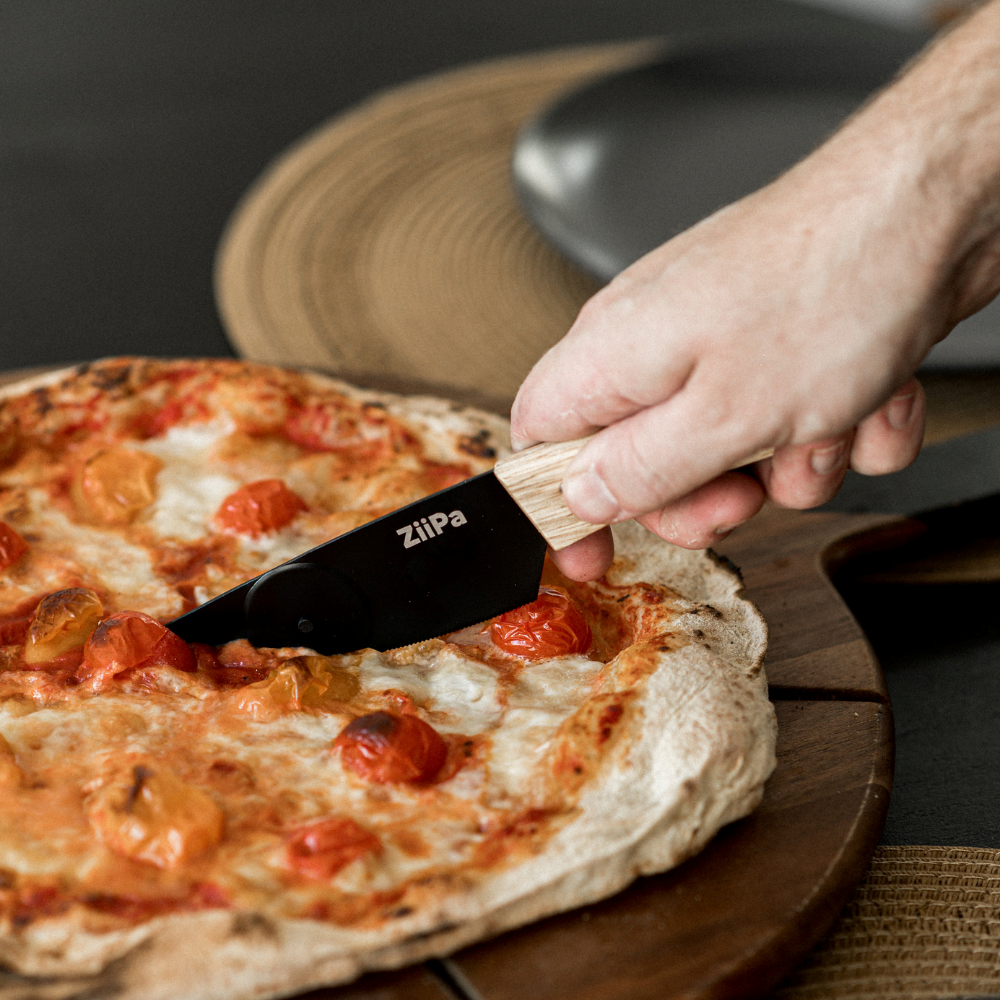 ZiiPa - Pizza Knife with Cutter Wheel